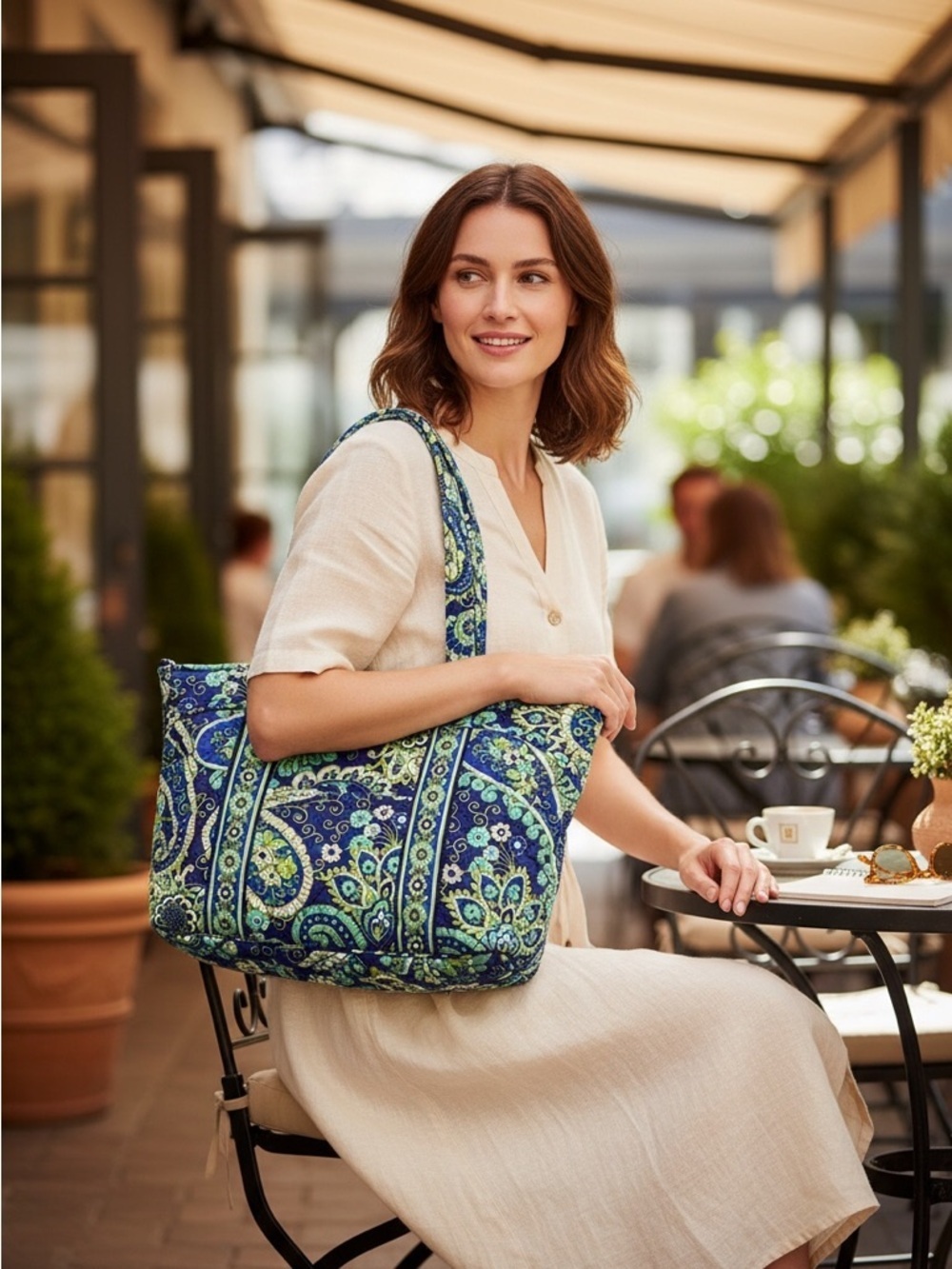 Vera Bradley RETIRED Rhythm & Blue Mandy Tote Blue/Green GUC